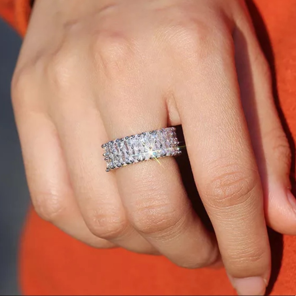 Sterling silver teardrop CZ stone promise ring - Picture 5 of 6